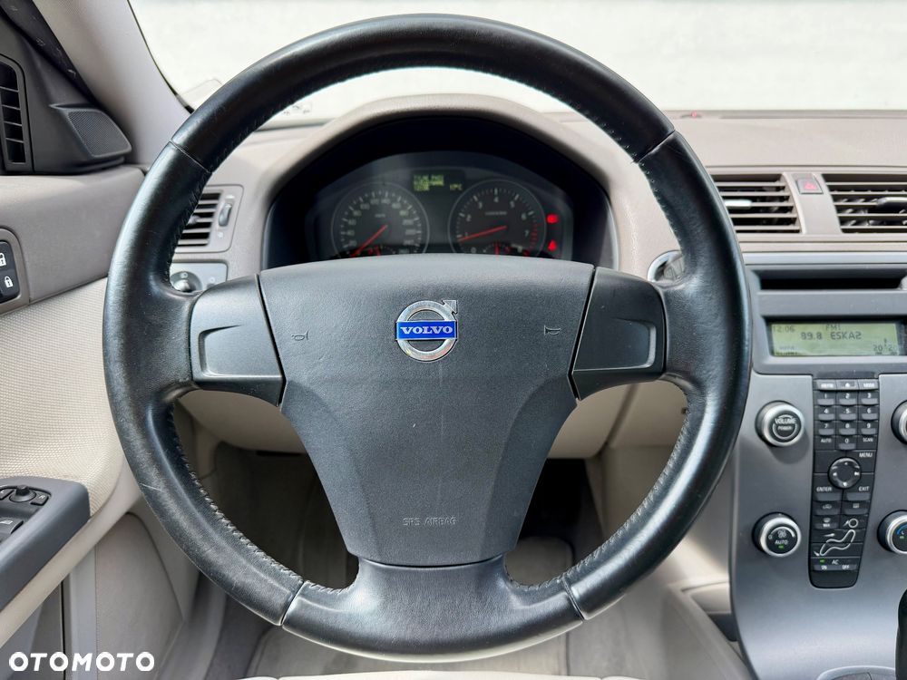 Volvo S40 2.0 - 16