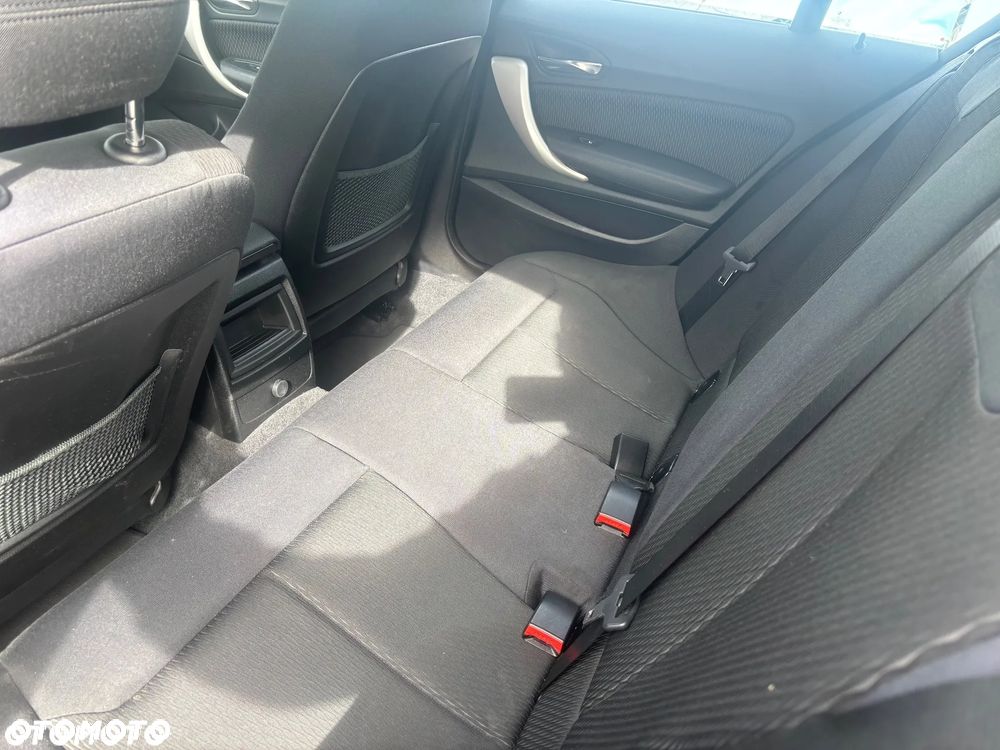 BMW Seria 1 116i - 23