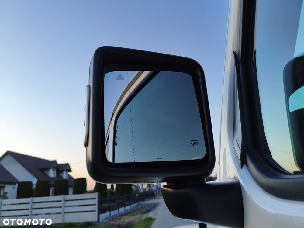 Jeep Wrangler - 32