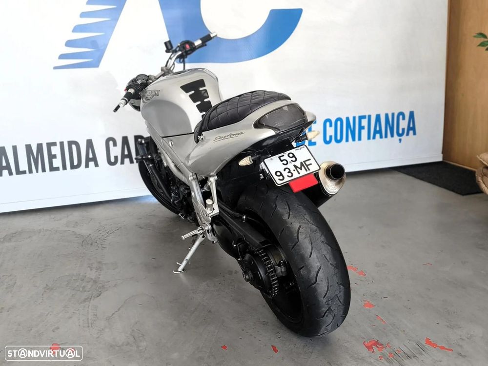 Triumph Daytona - 11