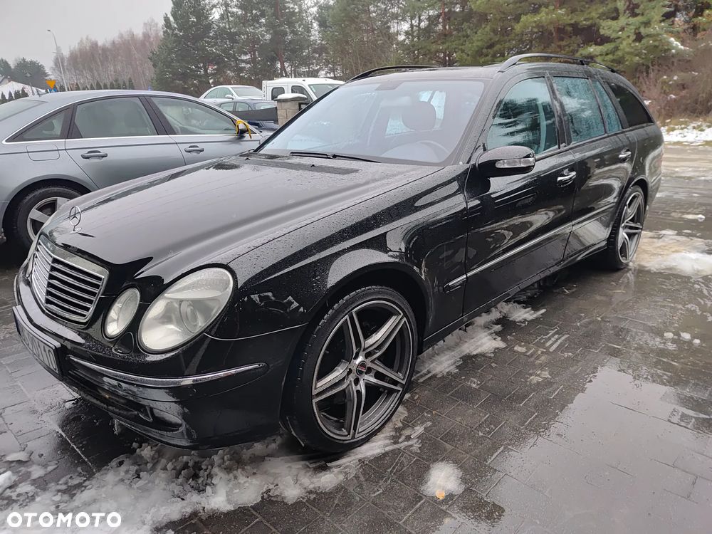 Mercedes-Benz Klasa E 500 Avantgarde Sport Edition - 33
