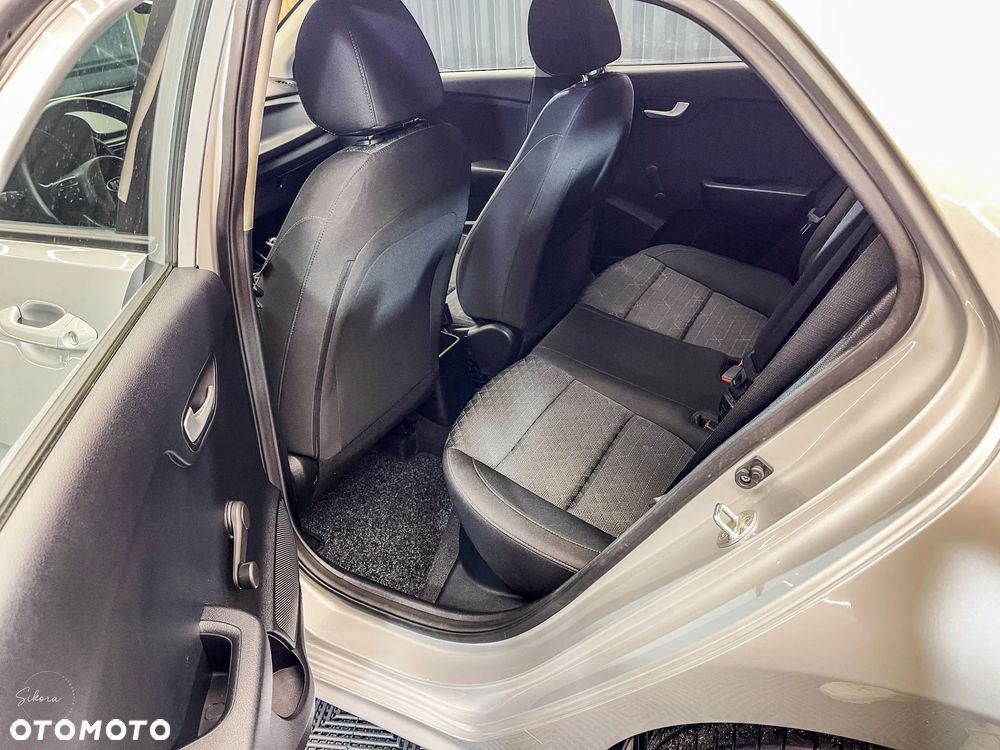 Kia Rio 1.2 L - 9