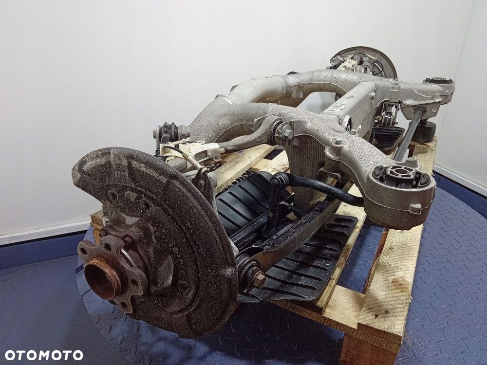 BMW 5 G30 G31 2.0D 520D BELKA ZAWIESZENIA WÓZEK SANKI TYŁ - 8