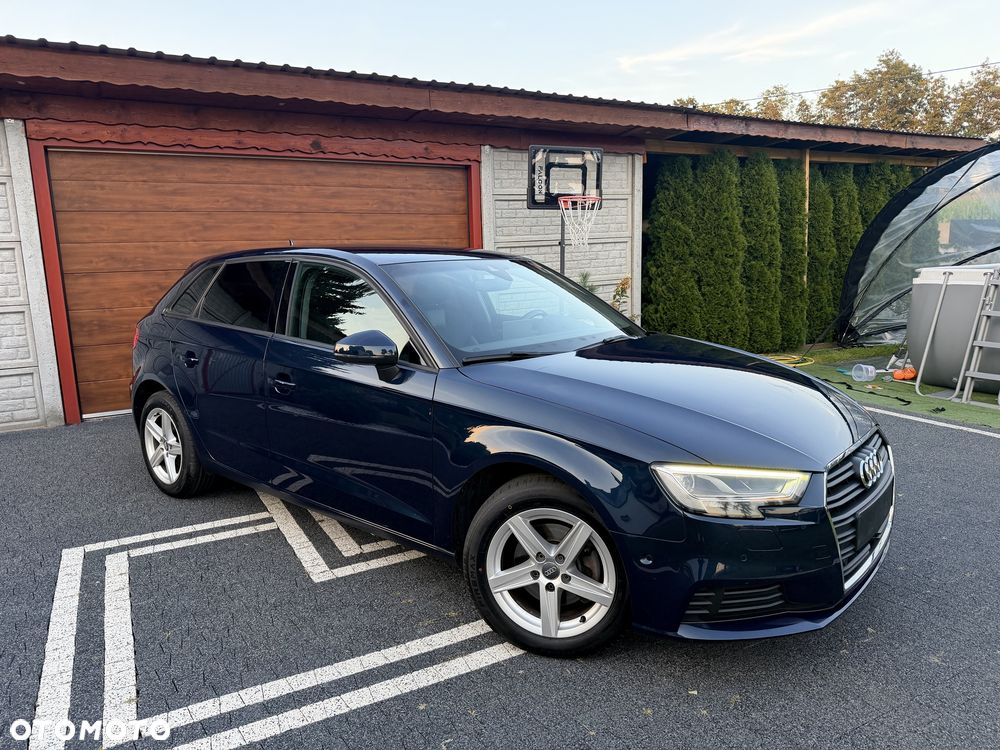Audi A3 Sportback - 1