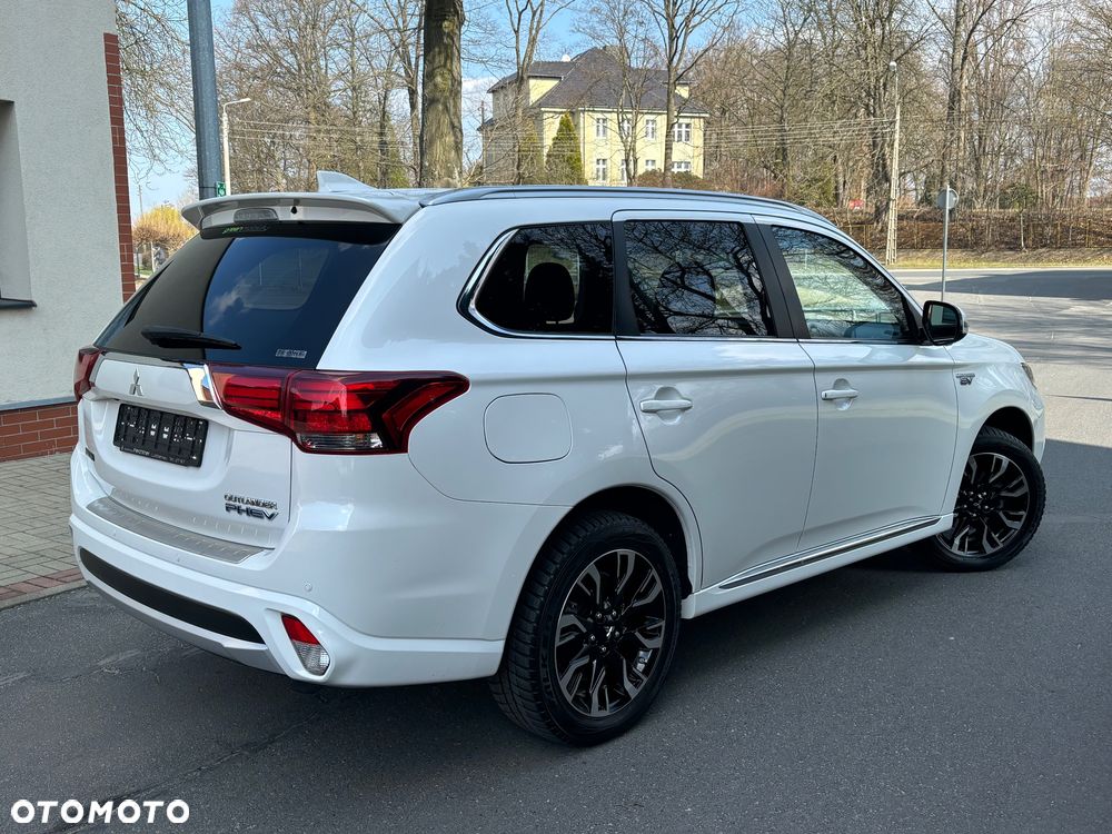 Mitsubishi Outlander 2.0 4WD Top - 11