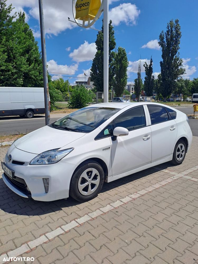 Toyota Prius (Hybrid) - 7