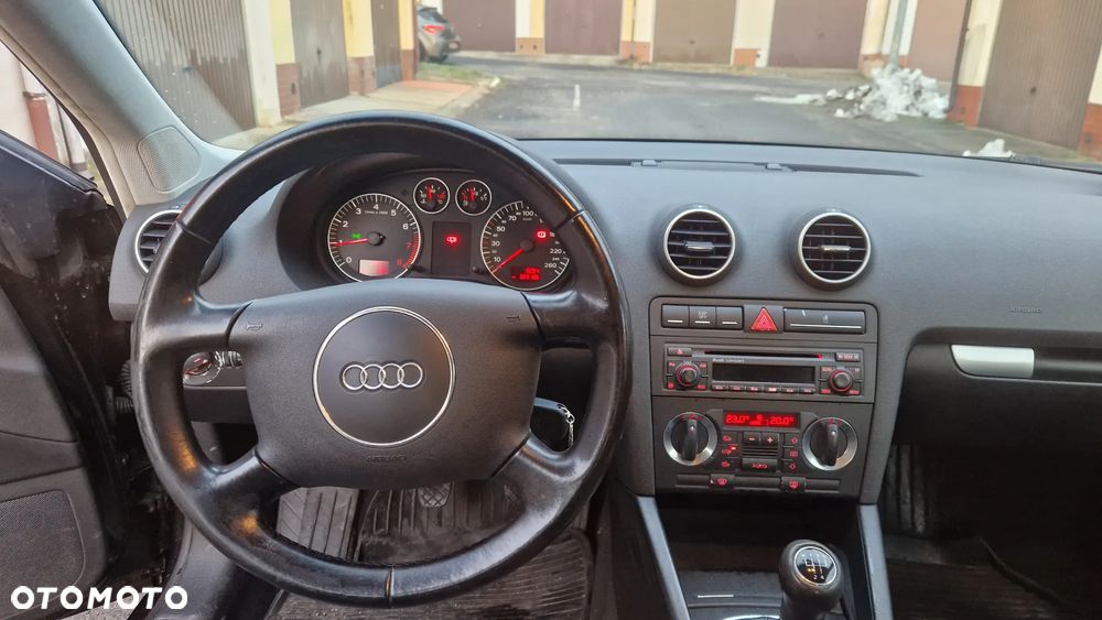 Audi A3 3-drzwiowe 1.6 Ambiente - 20