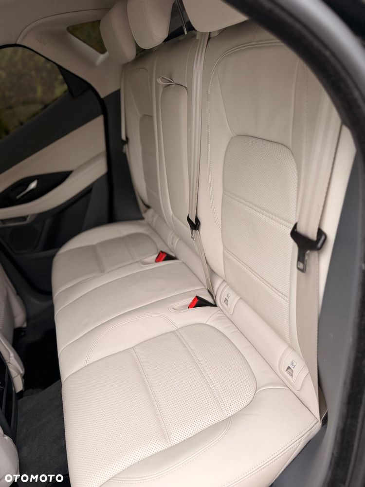 Jaguar E-Pace - 16