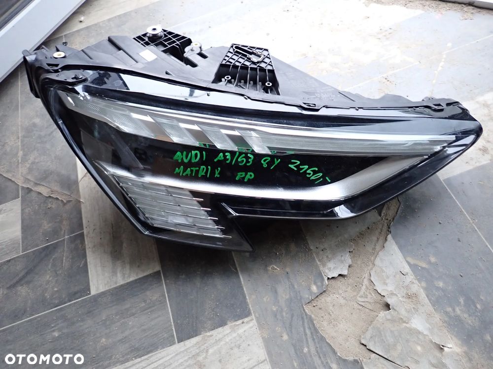 AUDI A3 S3 8Y LAMPA MATRIX PRAWY PRZÓD - 1