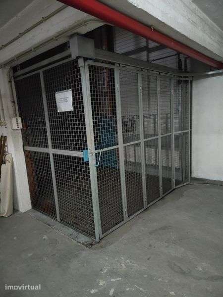 Arrendo lugar de carro numa garagem - Grande imagem: 3/5