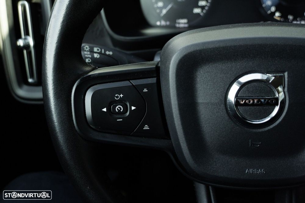 Volvo XC 40 1.5 T3 Tech Edition - 32