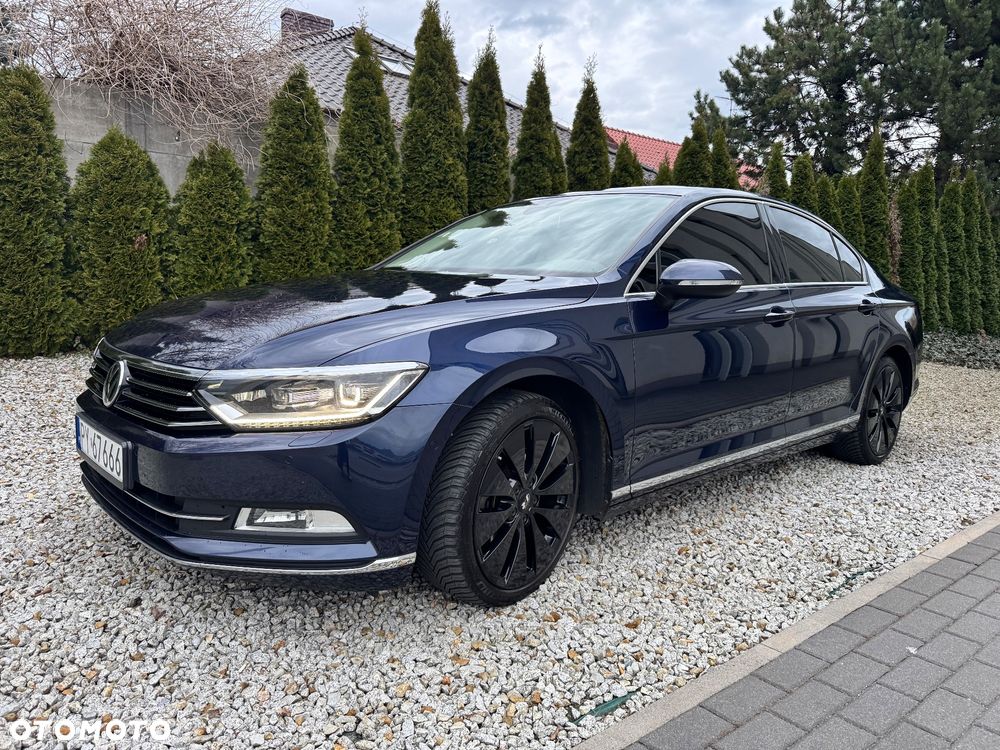 Volkswagen Passat - 1