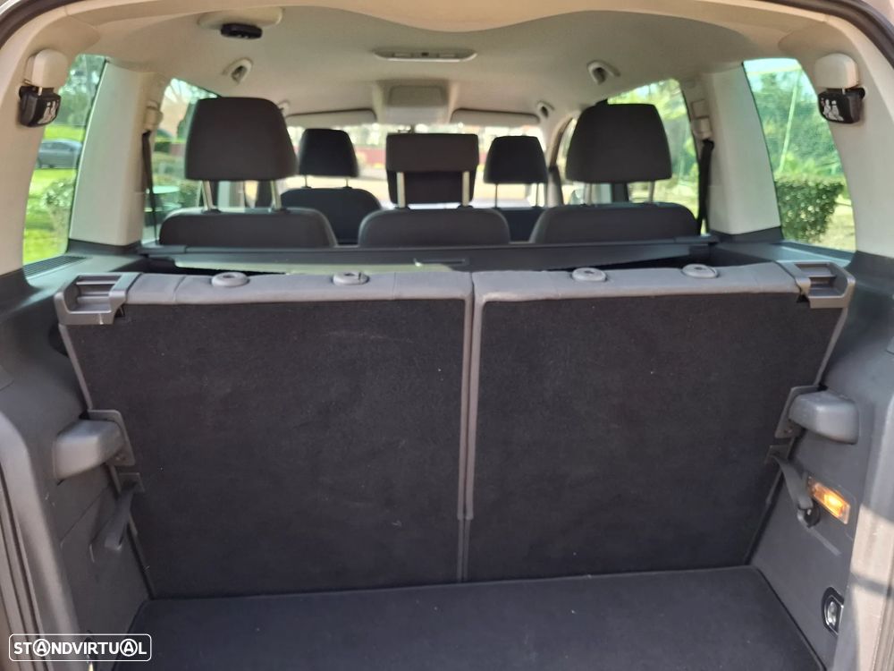 VW Touran 2.0 TDI Highline 7L - 9