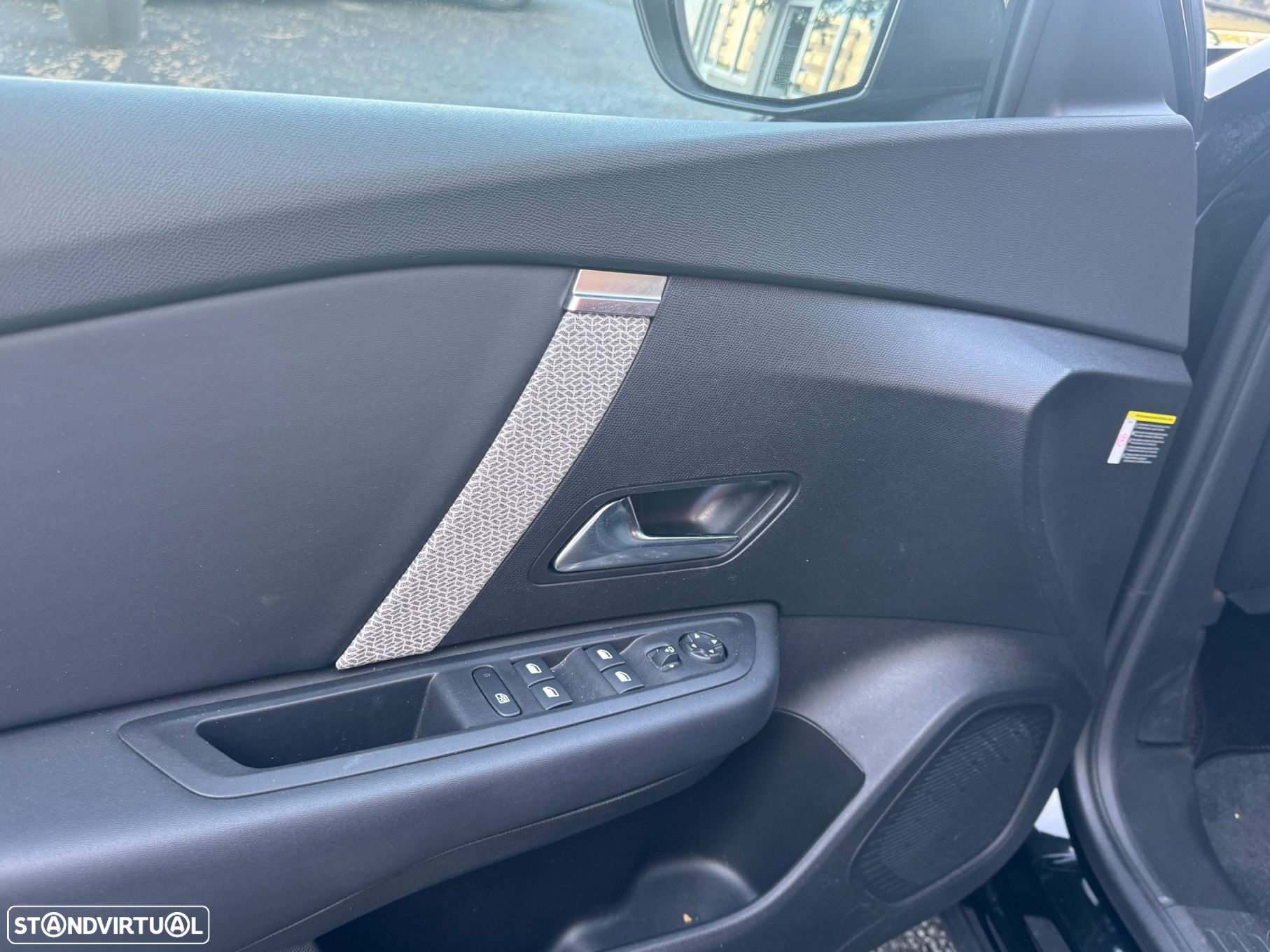 Citroën C4 1.2 PureTech Shine EAT8 - 7