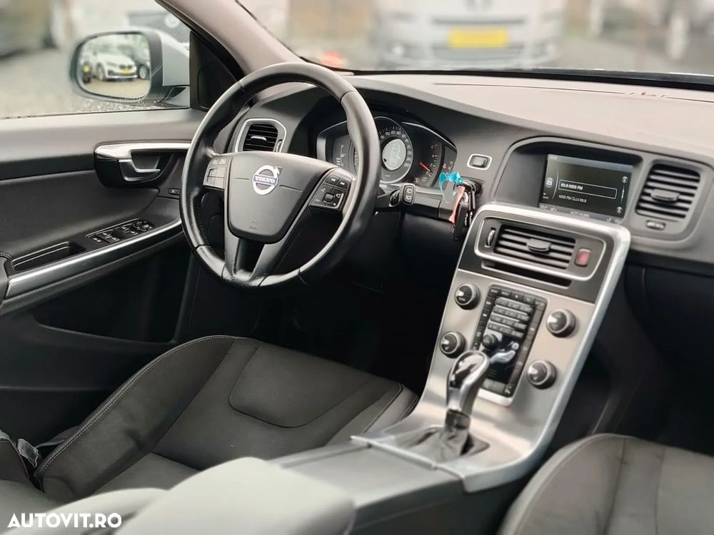 Volvo V60 D3 Geartronic Edition - 2
