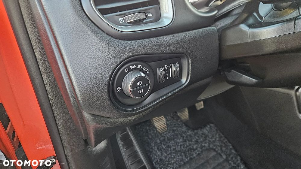 Jeep Renegade 1.6 MultiJet Limited - 23