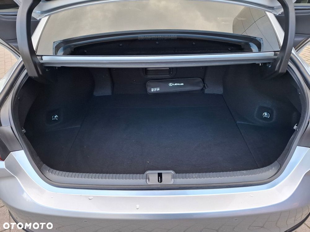 Lexus ES 300h Business Edition - 21