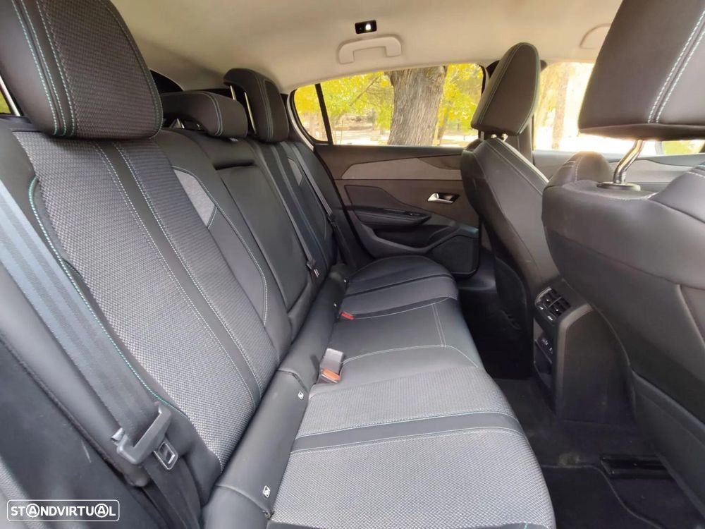 Peugeot 308 1.2 PureTech Allure EAT8 - 19