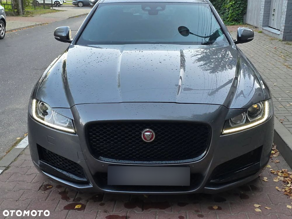 Jaguar XF 2.0 i4D R-Sport - 26