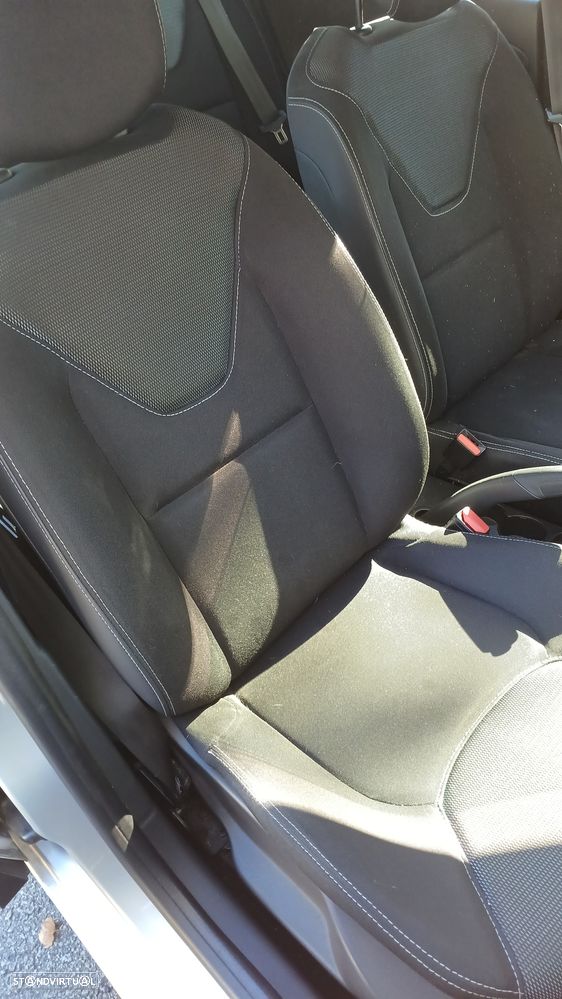 Renault Clio Sport Tourer 0.9 TCE Confort - 4