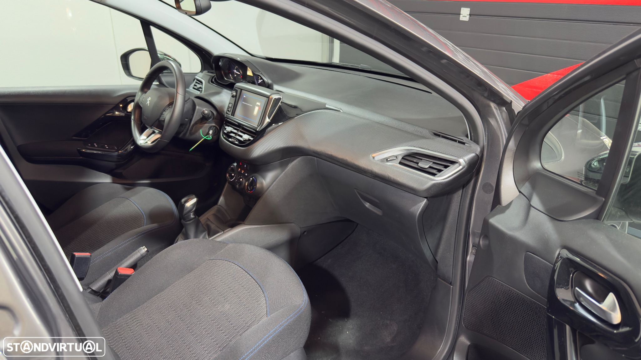 Peugeot 208 1.2 PureTech Signature - 9