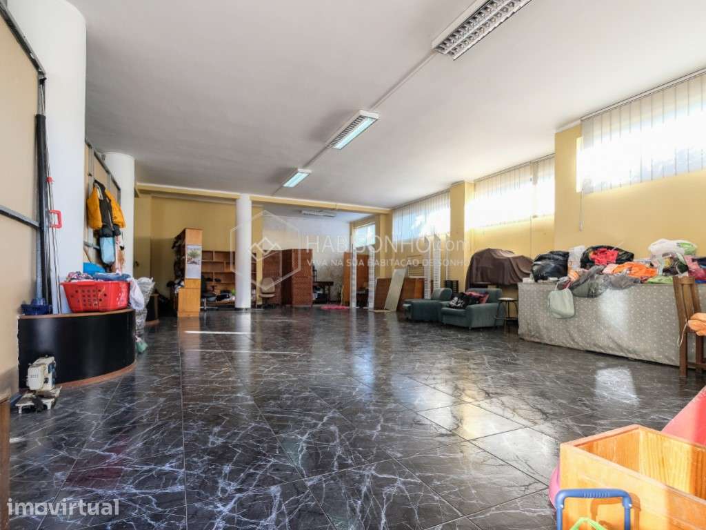 Loja | Garagens Box | Armazém | São Pedro da Cova - Grande imagem: 5/9