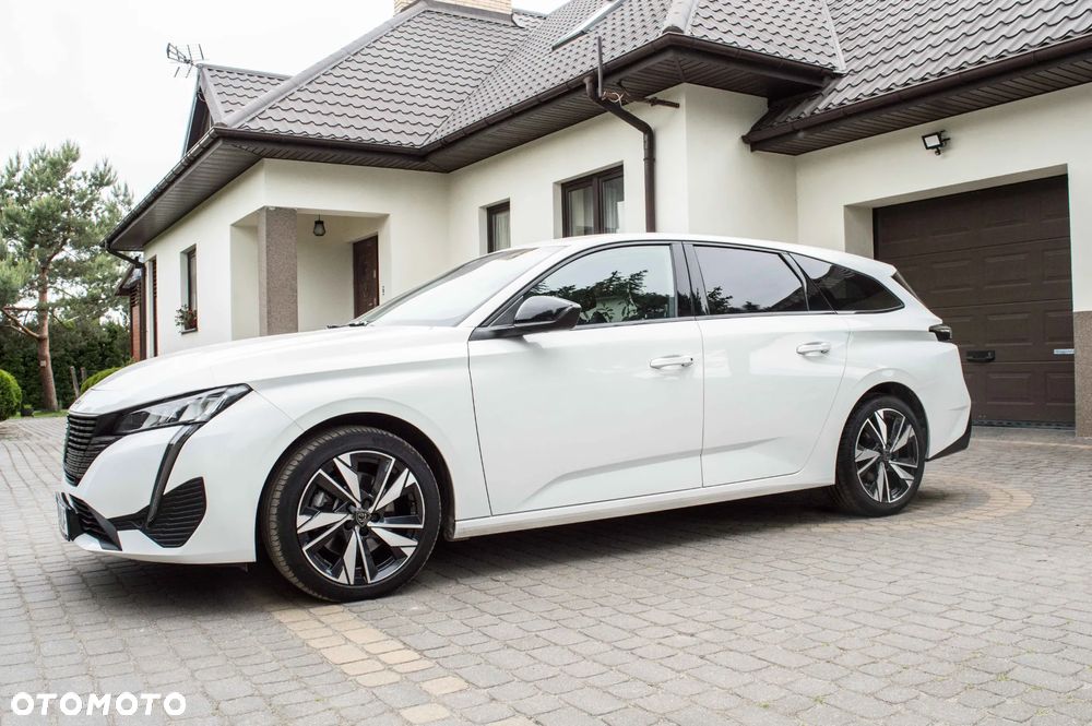 Peugeot 308 BlueHDi 130 EAT8 Allure - 4