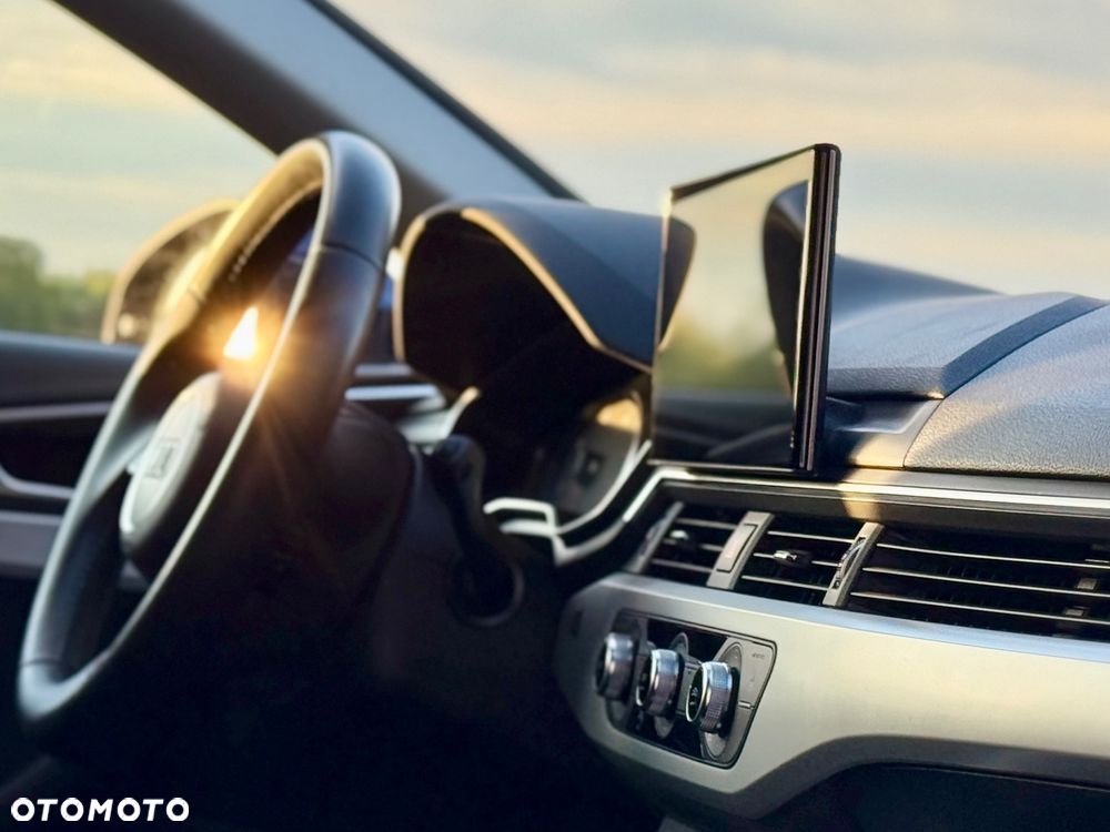 Audi A4 Avant 40 TDI S tronic - 16