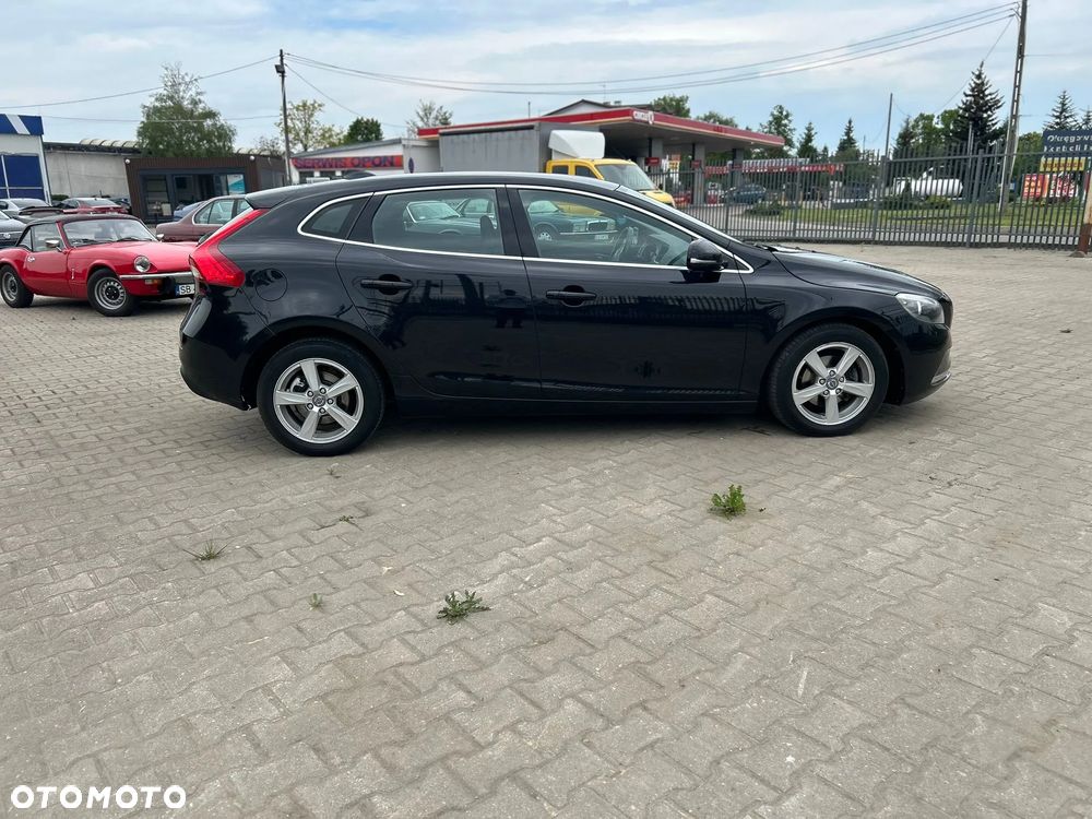 Volvo V40 D2 Momentum - 22
