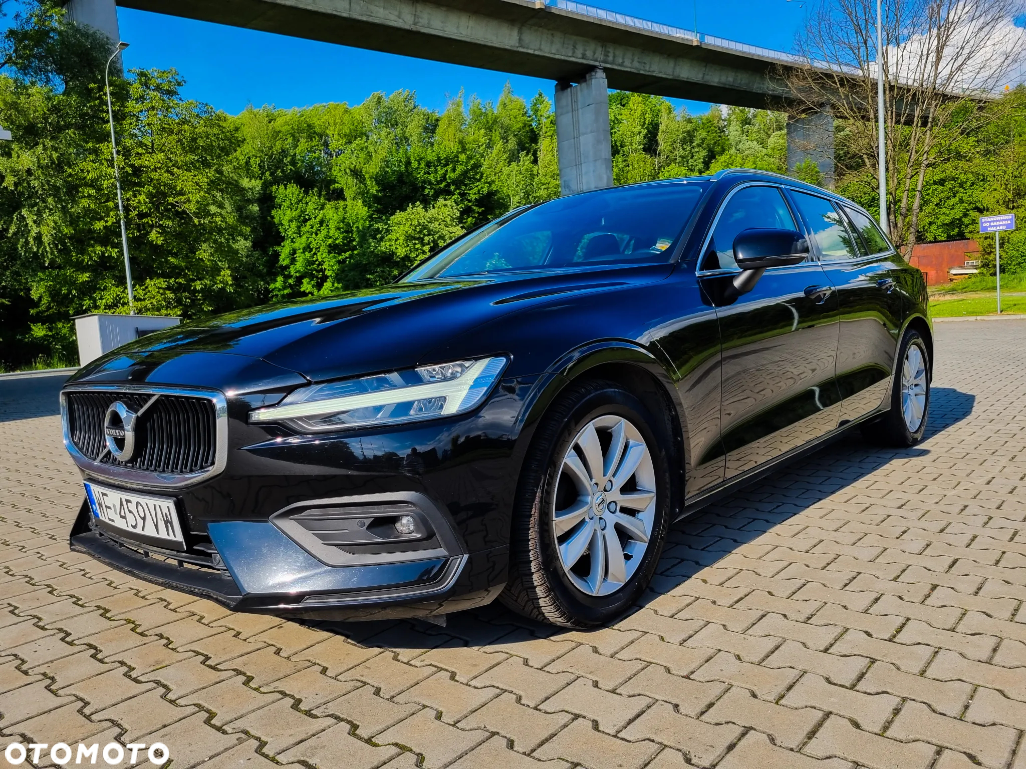 Volvo V60 D4 Momentum Pro - 24