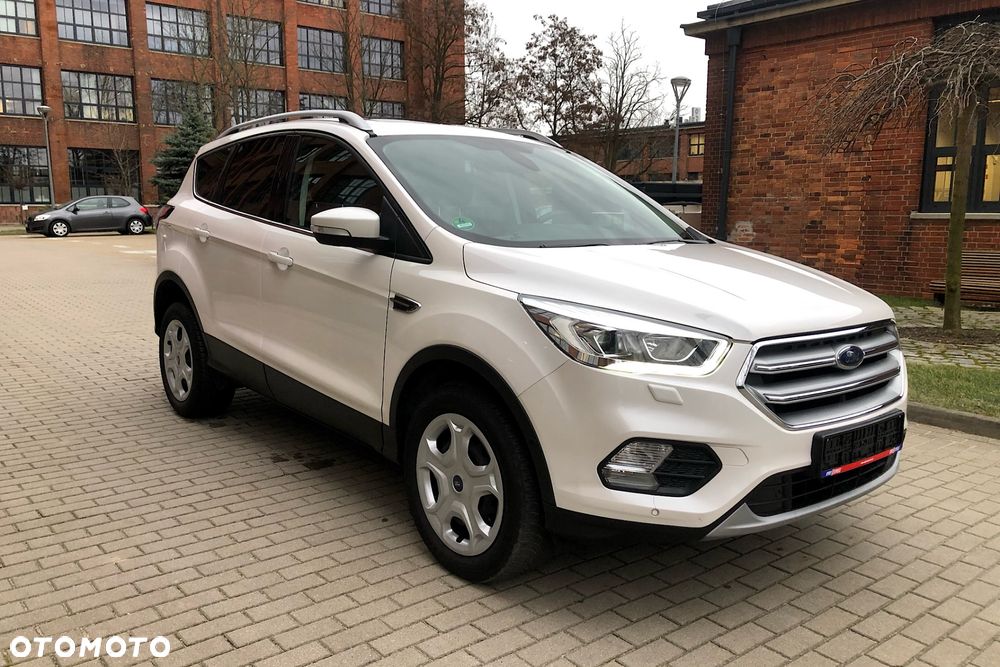 Ford Kuga 1.5 EcoBoost 2x4 Titanium - 3