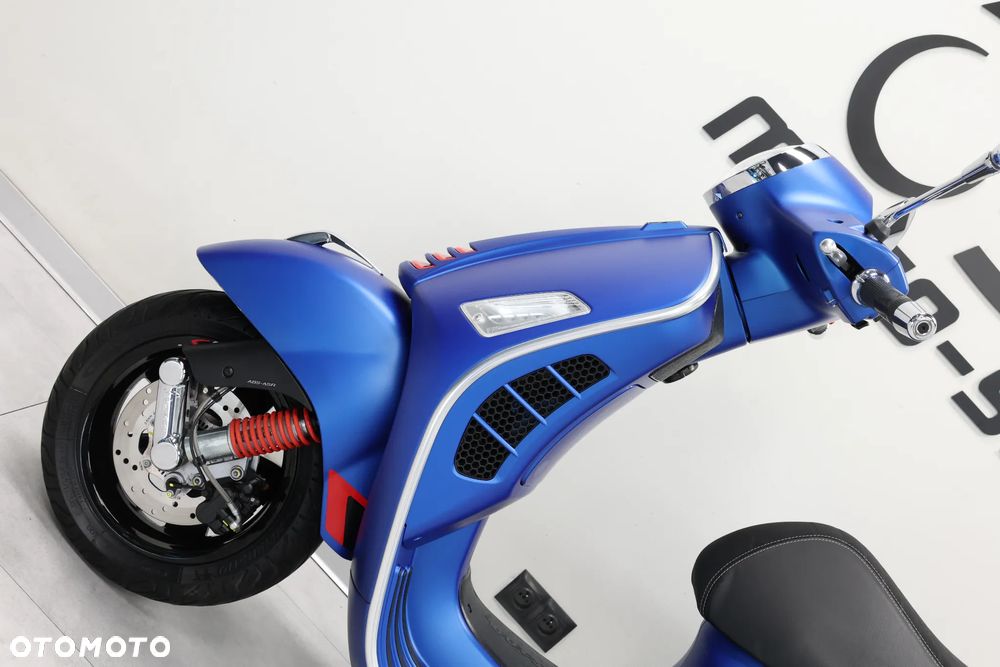Vespa GTS - 24