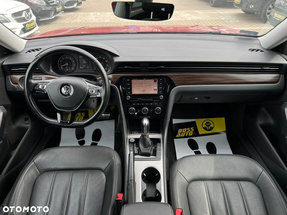 Volkswagen Passat - 12
