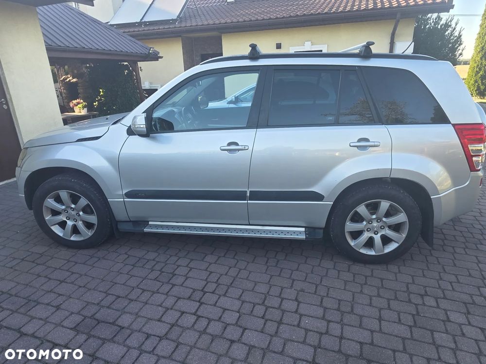Suzuki Grand Vitara 2.0 - 3