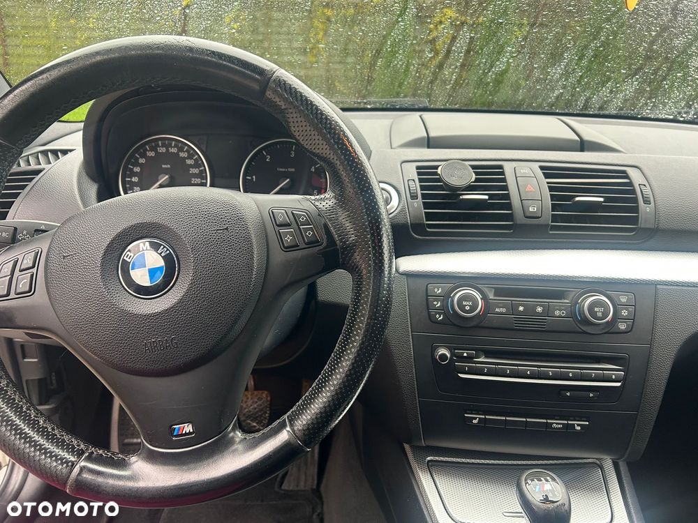 BMW Seria 1 120d DPF Edition Sport - 12