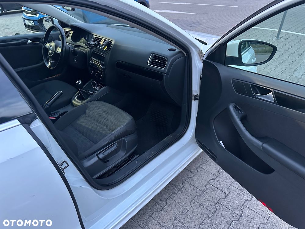 Volkswagen Jetta 2.0 TDI Comfortline - 19