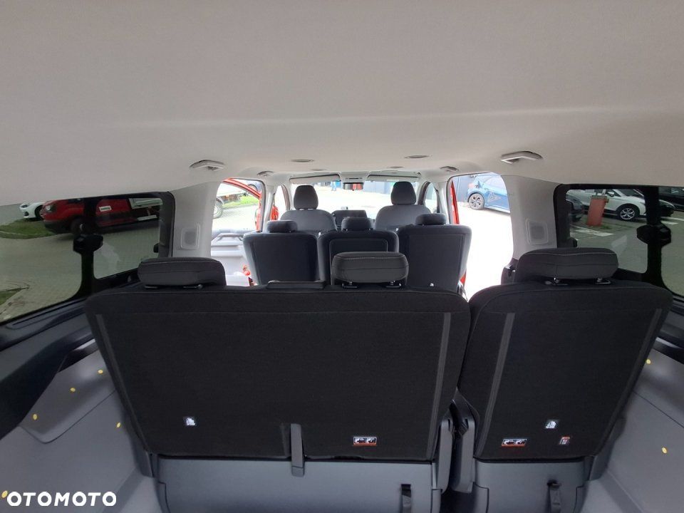 Ford Tourneo Custom - 14