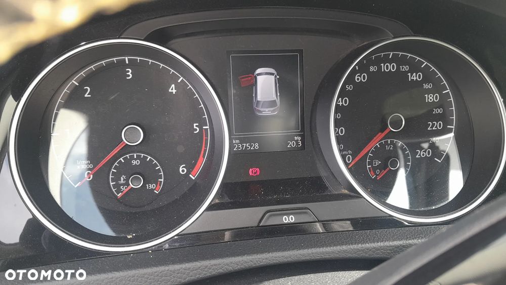 Volkswagen Golf - 14