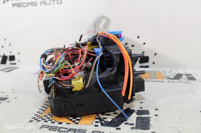 Caixa De Fusíveis Mercedes-Benz E-Class Coupé (C207)  2129003702 / 5Dk - 6