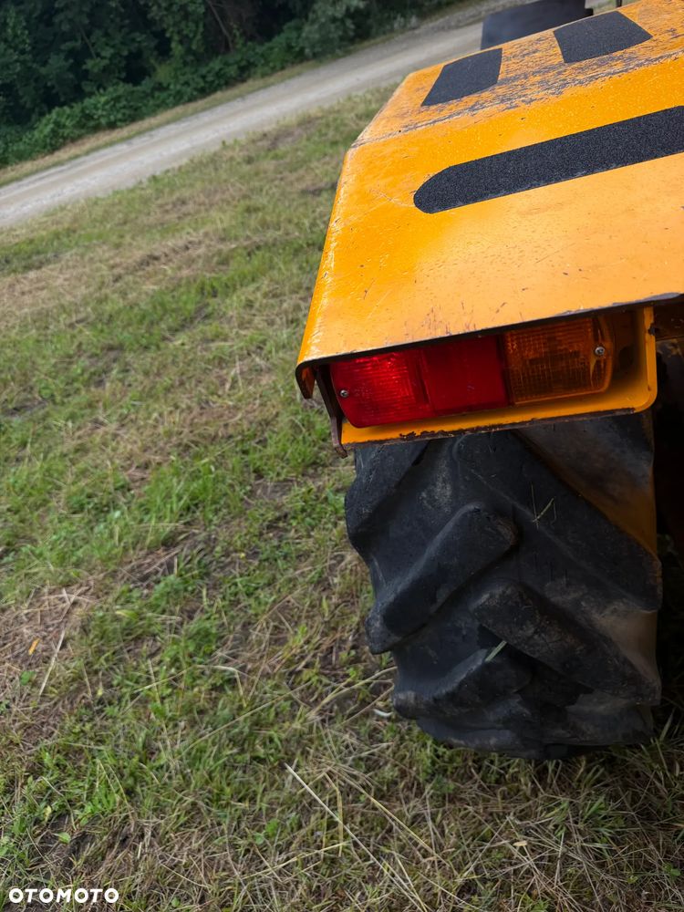 Thwaites MACH2026 Wozidło Budowlane Rolnicze 4x4. wózek z Obrotową Kolebą. 6 ton ładowność.  Silnik DEUTZ 80KM 4 cylindry. 2400 mtg. 2019 rok. Jazda Rewers 3prędkości. Maszyna jak Nowa z Norweskiego Gospodarstwa! Ani deka luzów i wycieków! Hydrostatic. Pełny Oryginał. Hamulce brzytwa. Serwisy w DEKRA. Maszyna Woziła lekkie ładunki. Praktycznie zerowe zużycie. Wielka Okazja. Wszystko w pełnym Oryginale. Opony Oryginał. Oświetlenie Fabryczne. Po serwisach. OKAZJA - 26