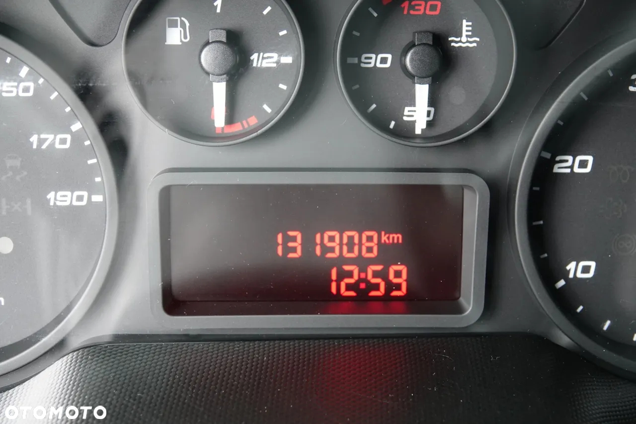 Iveco DAILY 3,0 D / KONTENER / 2020 ROK /BLIŹNIAK / SPROWADZONY / PO KONTRAKCIE SERWISOWYM - 38