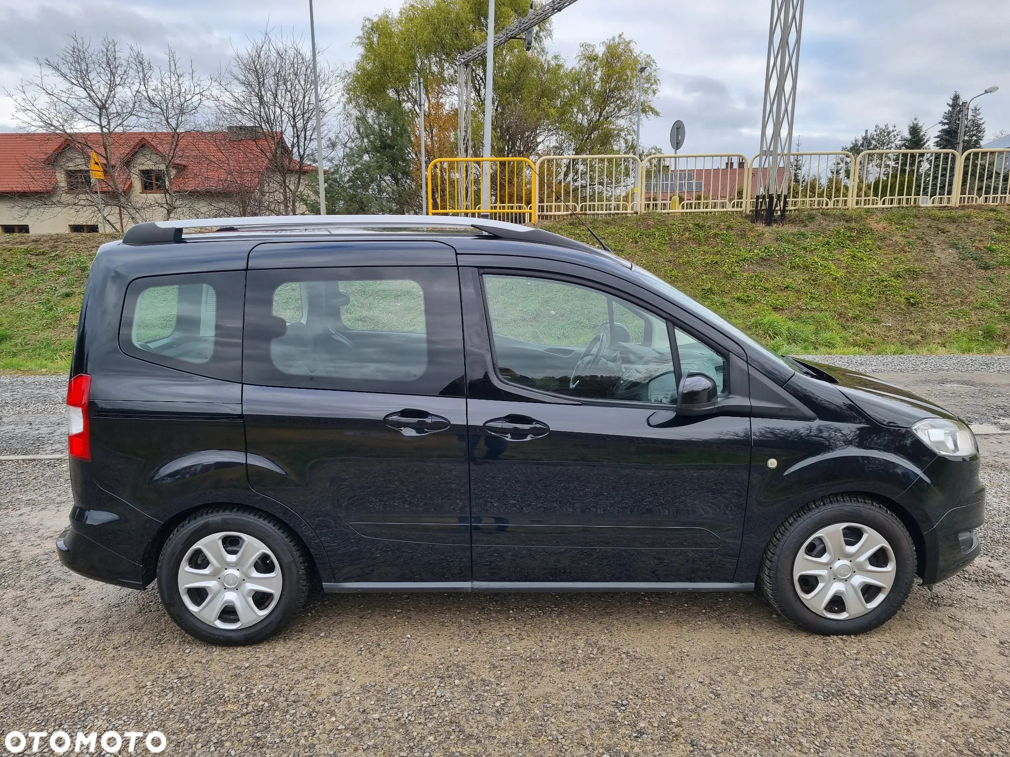 Ford Tourneo Courier 1.0 EcoBoost S&S Ambiente - 12