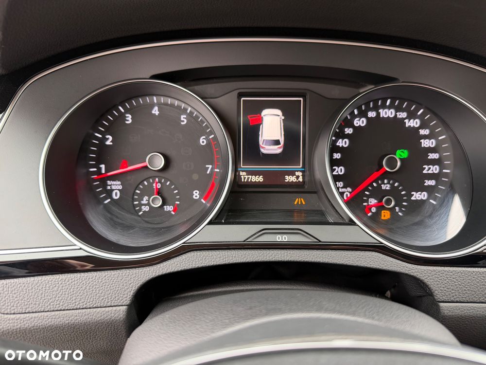 Volkswagen Passat 2.0 TSI (BlueMotion Technology) 4Motion DSG Highline - 33