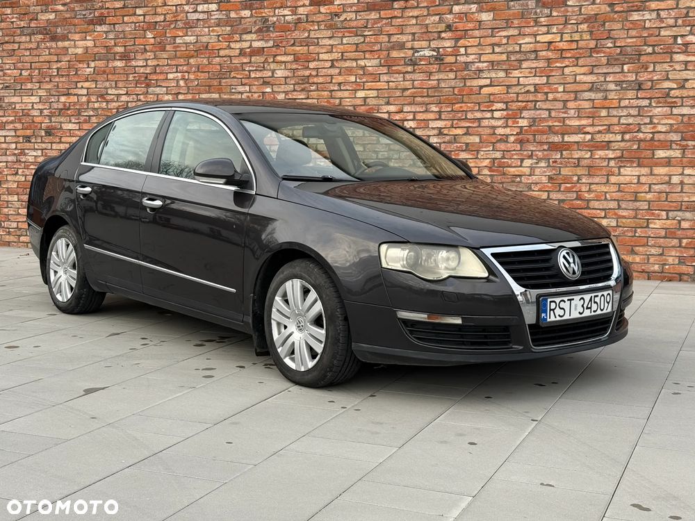 Volkswagen Passat 2.0 TDI DPF Highline - 16