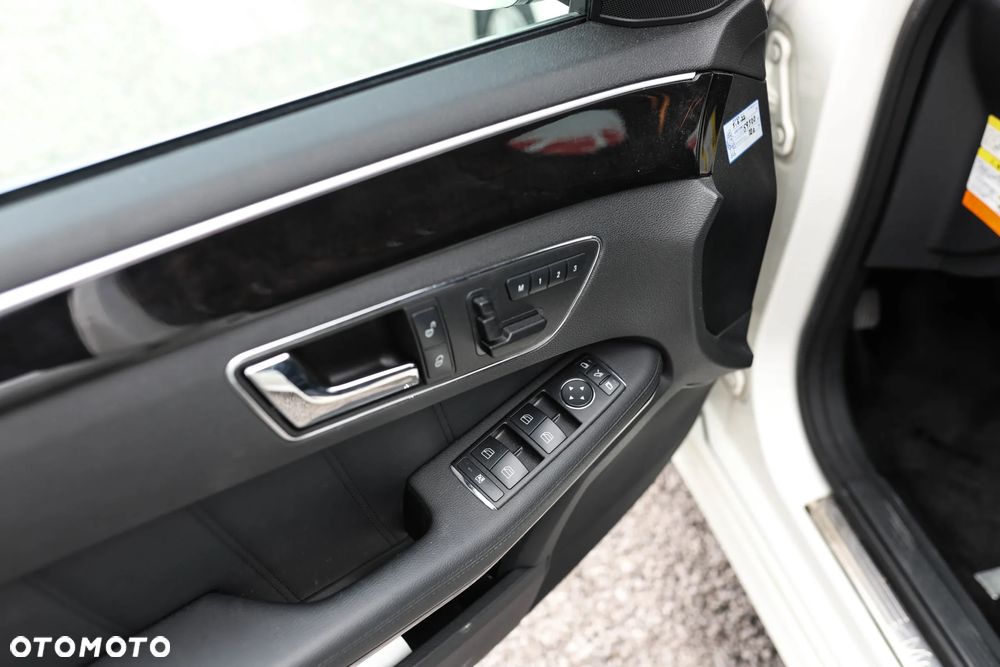 Mercedes-Benz Klasa E 350 4-Matic Avantgarde - 23