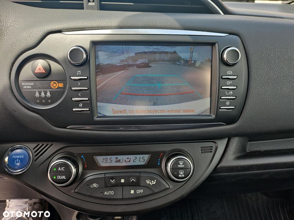 Toyota Yaris - 16