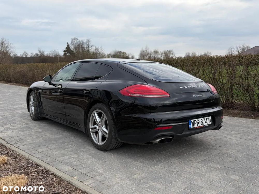 Porsche Panamera 4 - 8