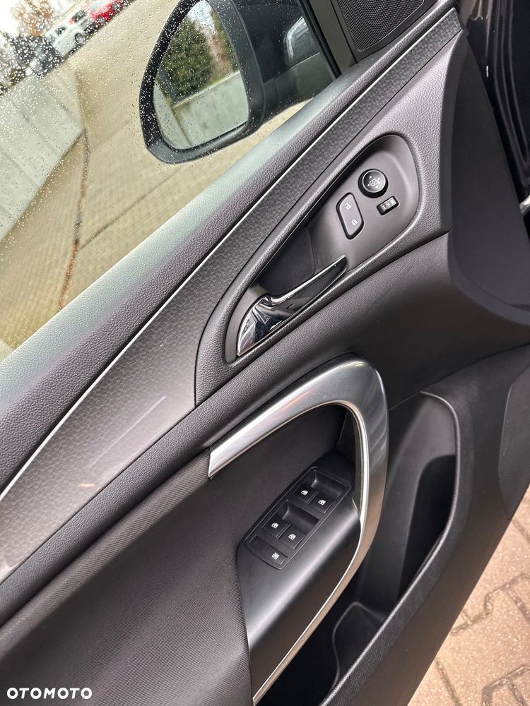 Opel Insignia - 11