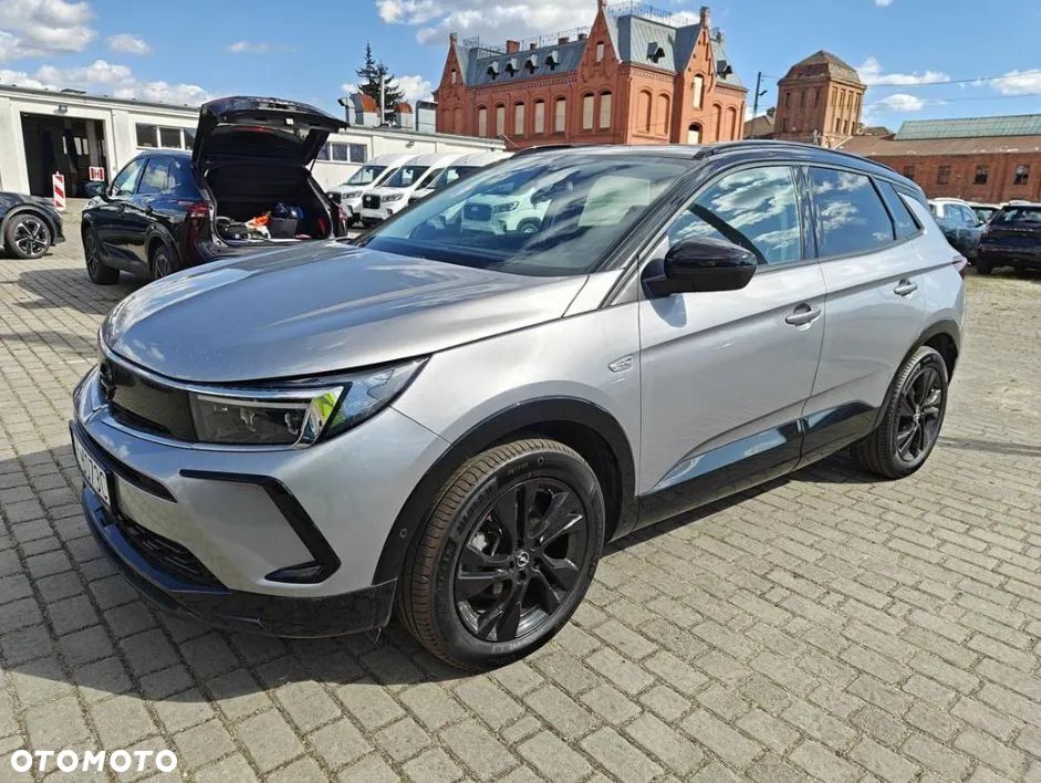 Opel Grandland X 1.2 T GPF Design Line S&S - 11
