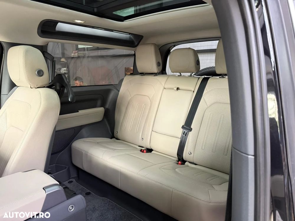 Land Rover Defender - 29